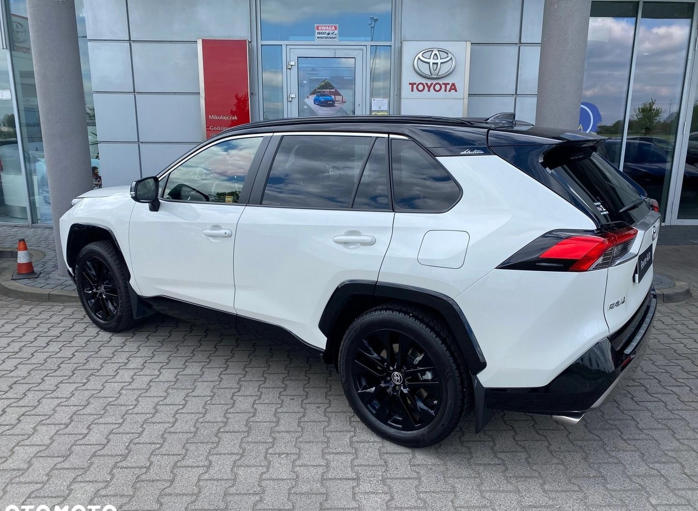 Toyota RAV4 cena 179900 przebieg: 18240, rok produkcji 2022 z Częstochowa małe 232